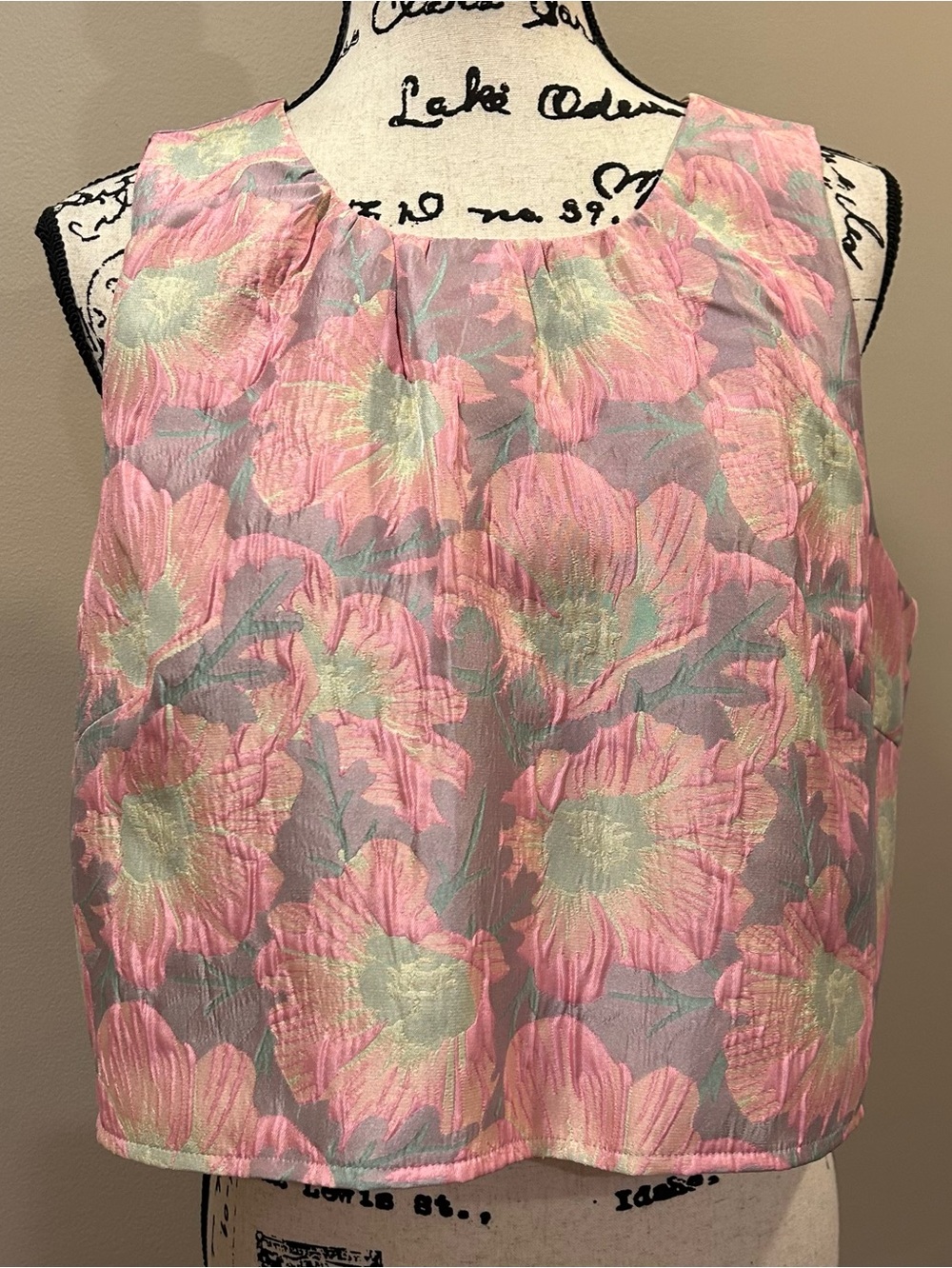 Abbey Glass Sleeveless Crop Top Pink Paradise - Picture 6 of 15